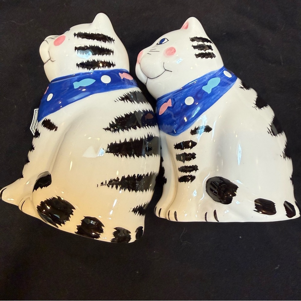 Charming Ceramic Cat Figurines with Blue and Pink Accents - Picture 2 of 5